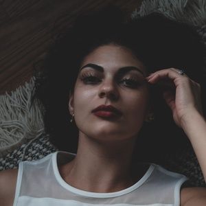 Meet your Posher, Ambrose lyn